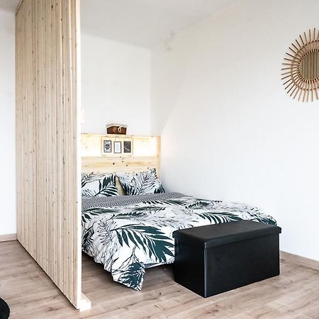 Апартаменты Studio Cocooning 2 Etoiles I Wifi I Clim I Plage 7Min A Pied Фрежюс Экстерьер фото