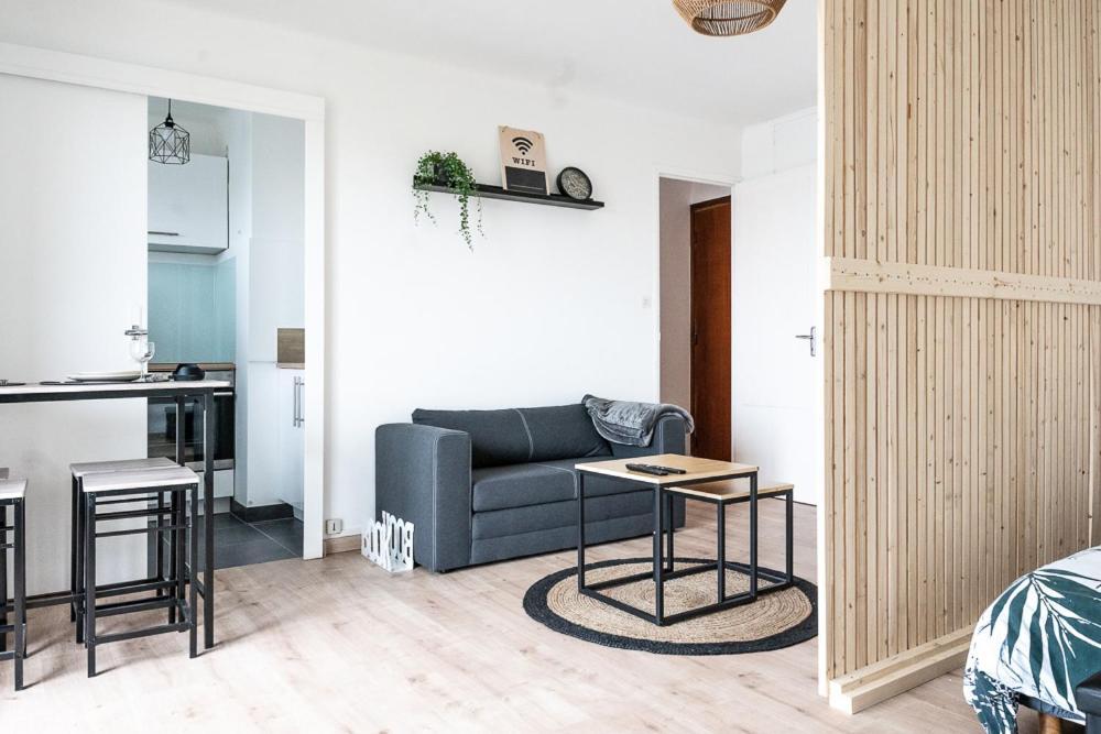 Апартаменты Studio Cocooning 2 Etoiles I Wifi I Clim I Plage 7Min A Pied Фрежюс Экстерьер фото